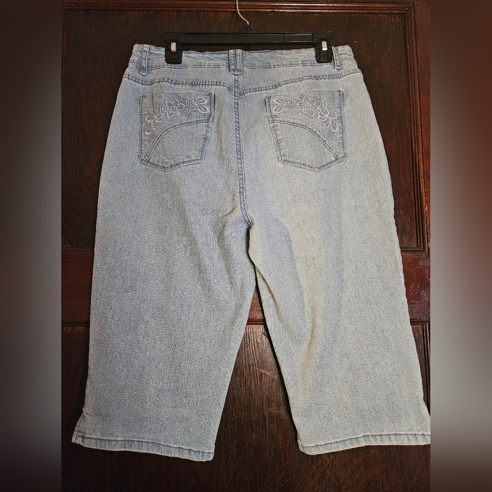 Gloria Vanderbilt Perfect Fit Capris - Size 12 - Picture 3 of 6